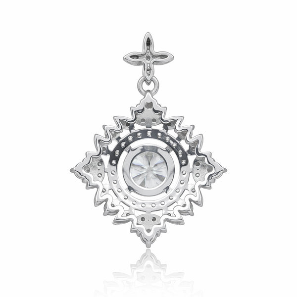 GEMHUB & CO. 5 Ct round cut lab grown diamond pendant in 18k gold vermeil with VS1 clarity.