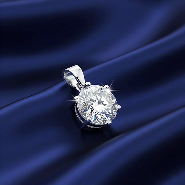 GEMHUB & CO. 3.00 Ct round cut lab grown diamond pendant in 18k gold vermeil with VS1 clarity.