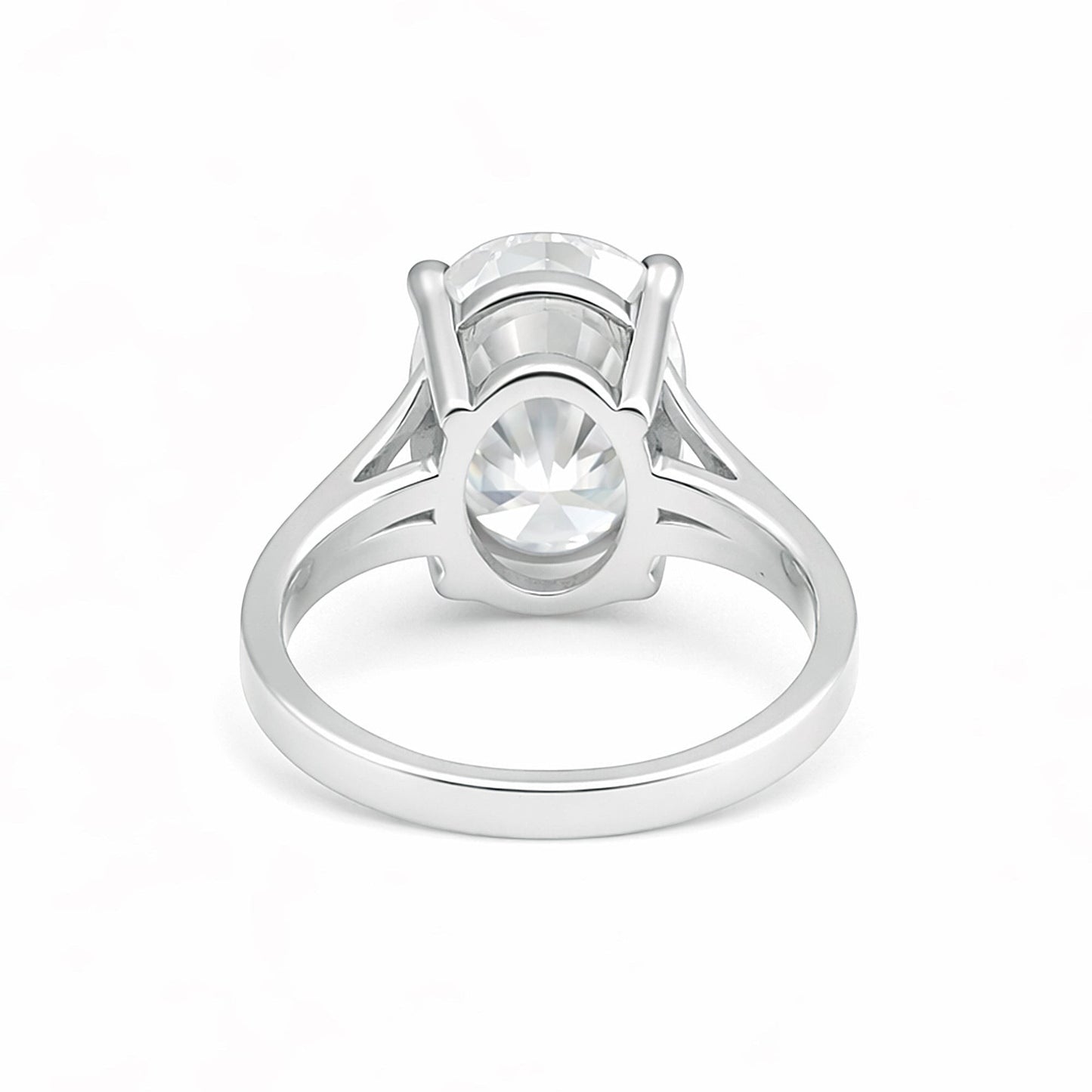 GEMHUB & CO. 3 Ct oval cut lab grown diamond ring in 18k gold vermeil with VS1 clarity.