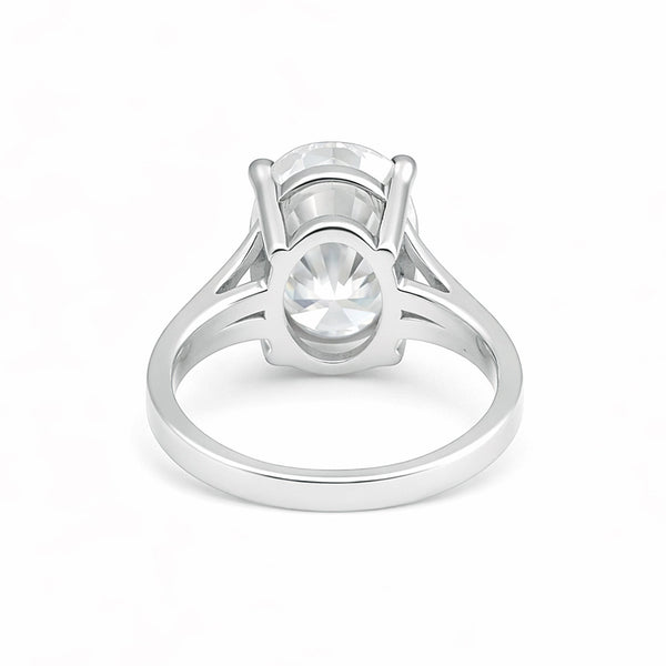 GEMHUB & CO. 3 Ct oval cut lab grown diamond ring in 18k gold vermeil with VS1 clarity.