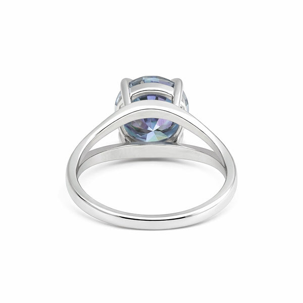 GEMHUB & CO. 2.50 Ct round cut blue lab grown diamond ring with VS1 clarity set in 18k gold vermeil.