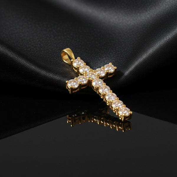 GEMHUB & CO. 3 Ct round cut lab grown diamond pendant in 18k yellow gold vermeil with VS1 clarity.