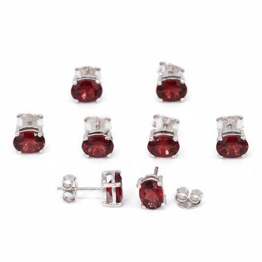 GEMHUB & CO. 5 pairs of oval-cut red garnet stud earrings in 925 sterling silver.
