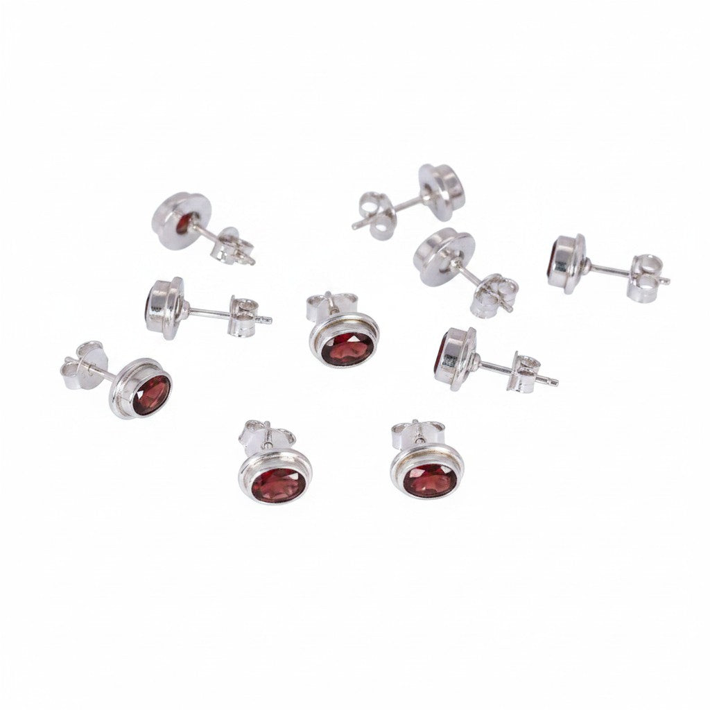 GEMHUB & CO. 5 pairs of oval-cut natural red garnet earrings set in 925 sterling silver.