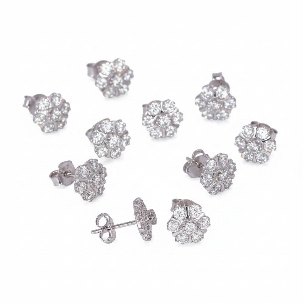 GEMHUB & CO. 5 pairs of white topaz cluster stud earrings in 925 sterling silver. Round cut, EGL certified.