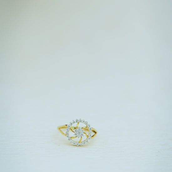 0.42 Ct. IGI Certified 18k Yellow Gold GH VS Diamond Floral Design Ring