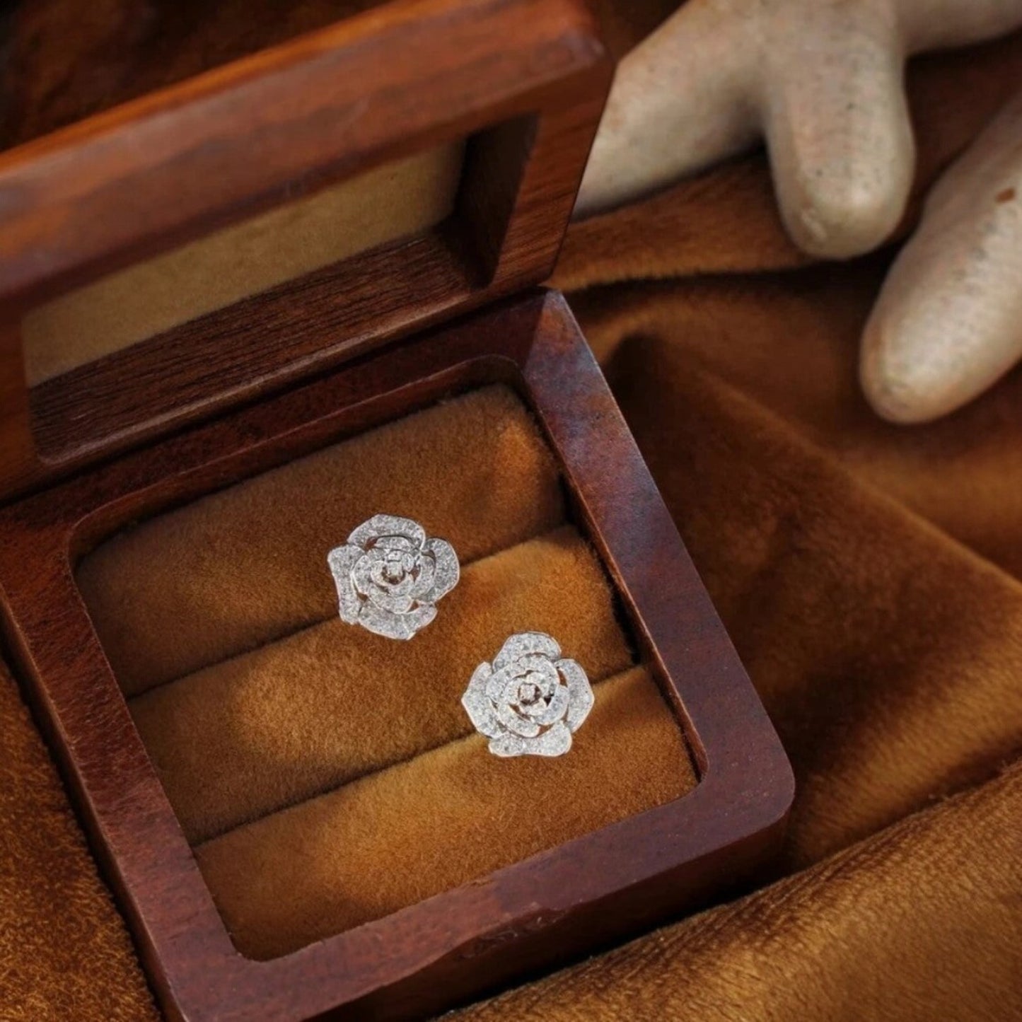 GH/SI Round Shaped Natural Diamond Stud Cluster Earrings 14K White Gold - Image 5 - GEMHUB & CO.