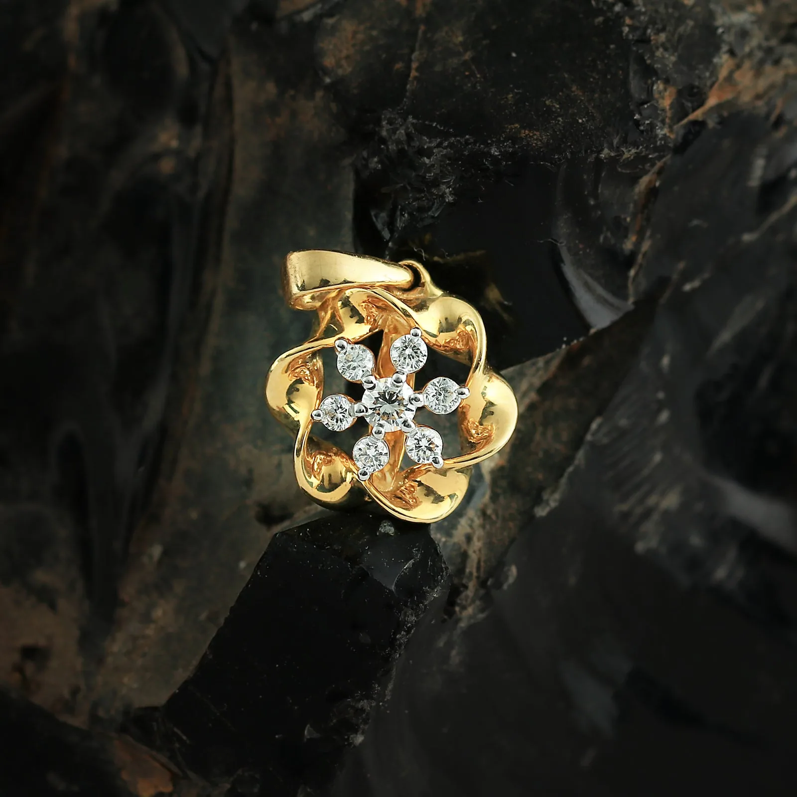 18K Gold Vermeil Pendant with 0.29 Ct IGI Certified Natural Diamond for Women - view 5