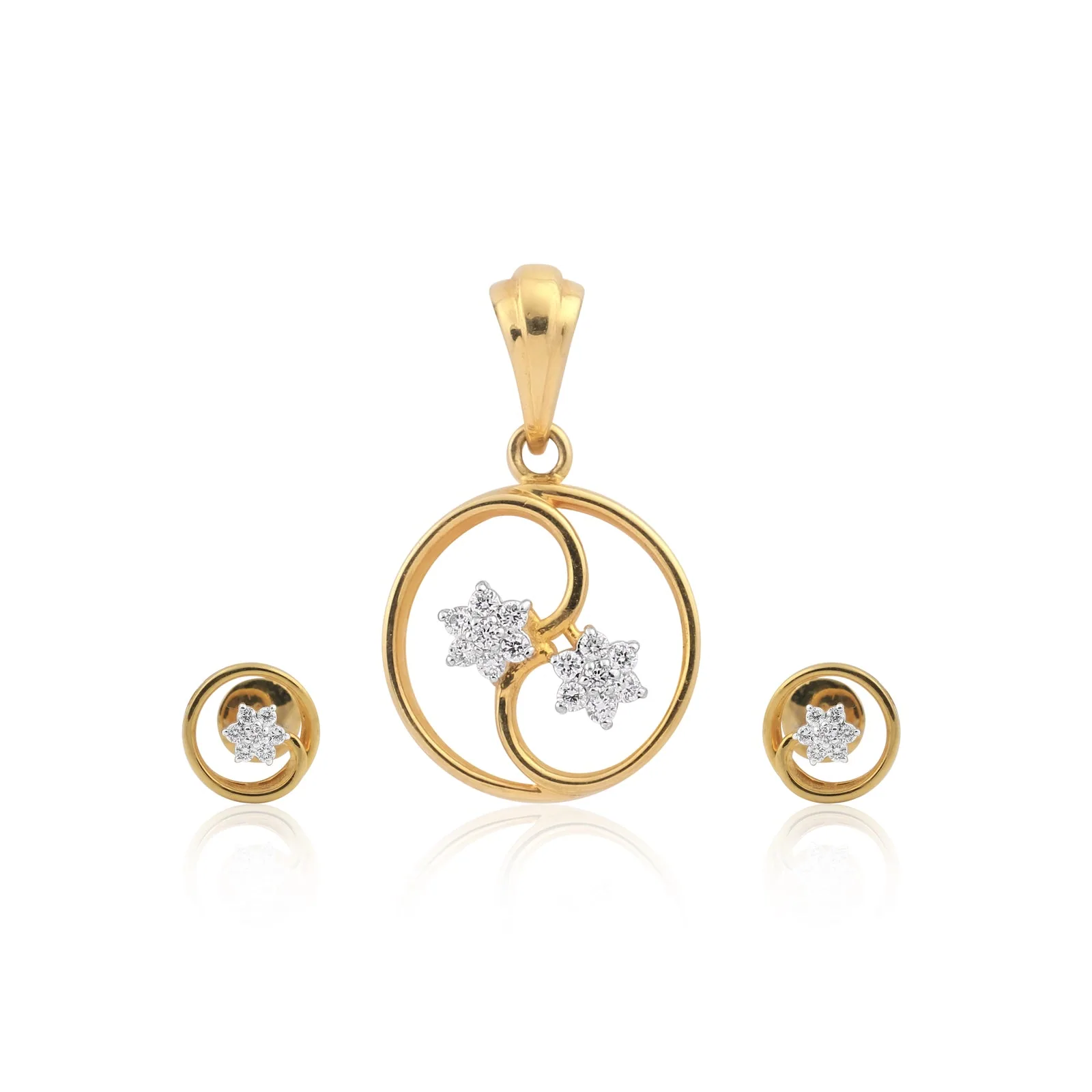 18KT 0.24 Ct. Natural Diamond Pendant And Earrings in Yellow Gold