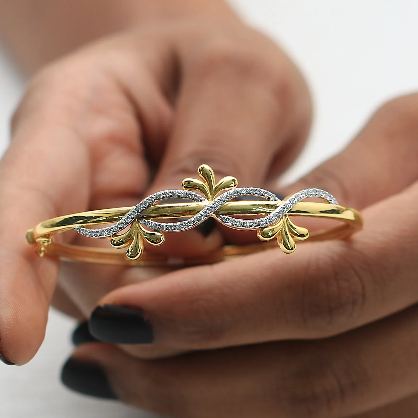0.55ct Natural Diamond Infinity Leaf Bangle - view 3
