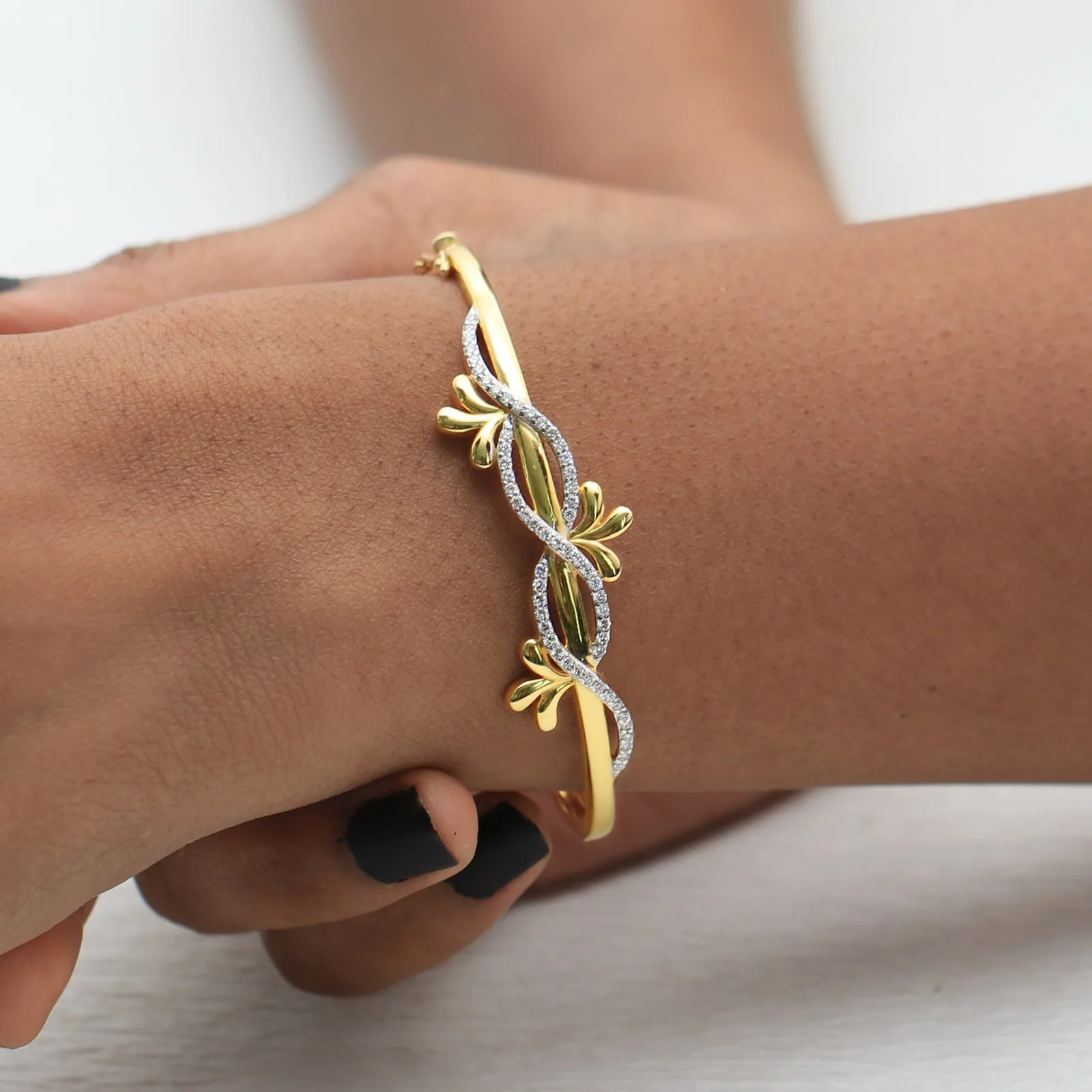 0.55ct Natural Diamond Infinity Leaf Bangle - view 5