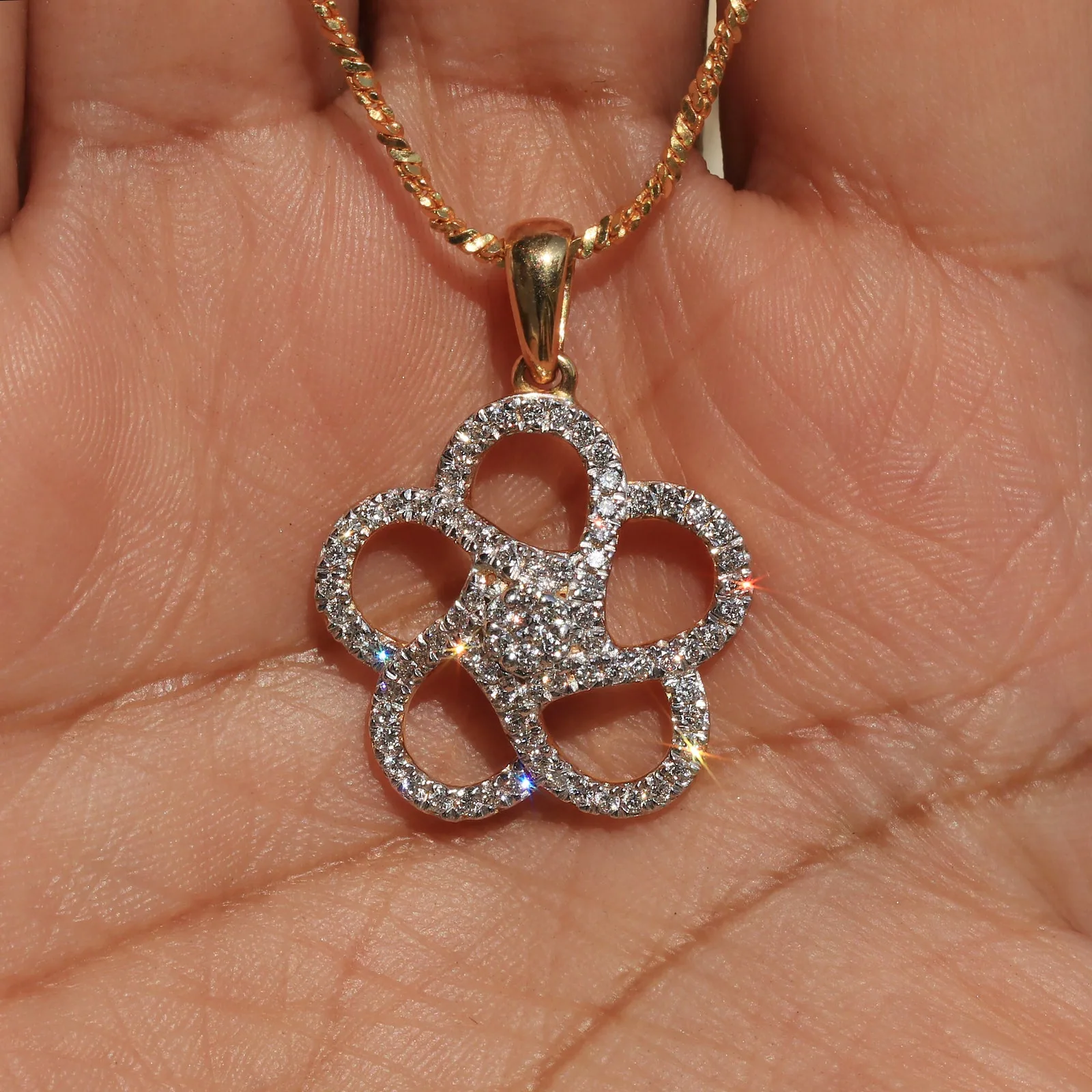 0.63 Ct Gold Diamond Pendant Necklace IGI Certified G-H VS Classic Style - view 3