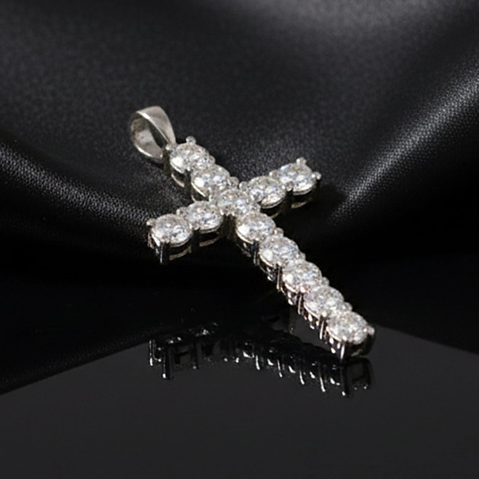 5.00 ct DEW Certified Round Cut White Moissanite Cross Pendant – 18K Gold Vermeil - view 4