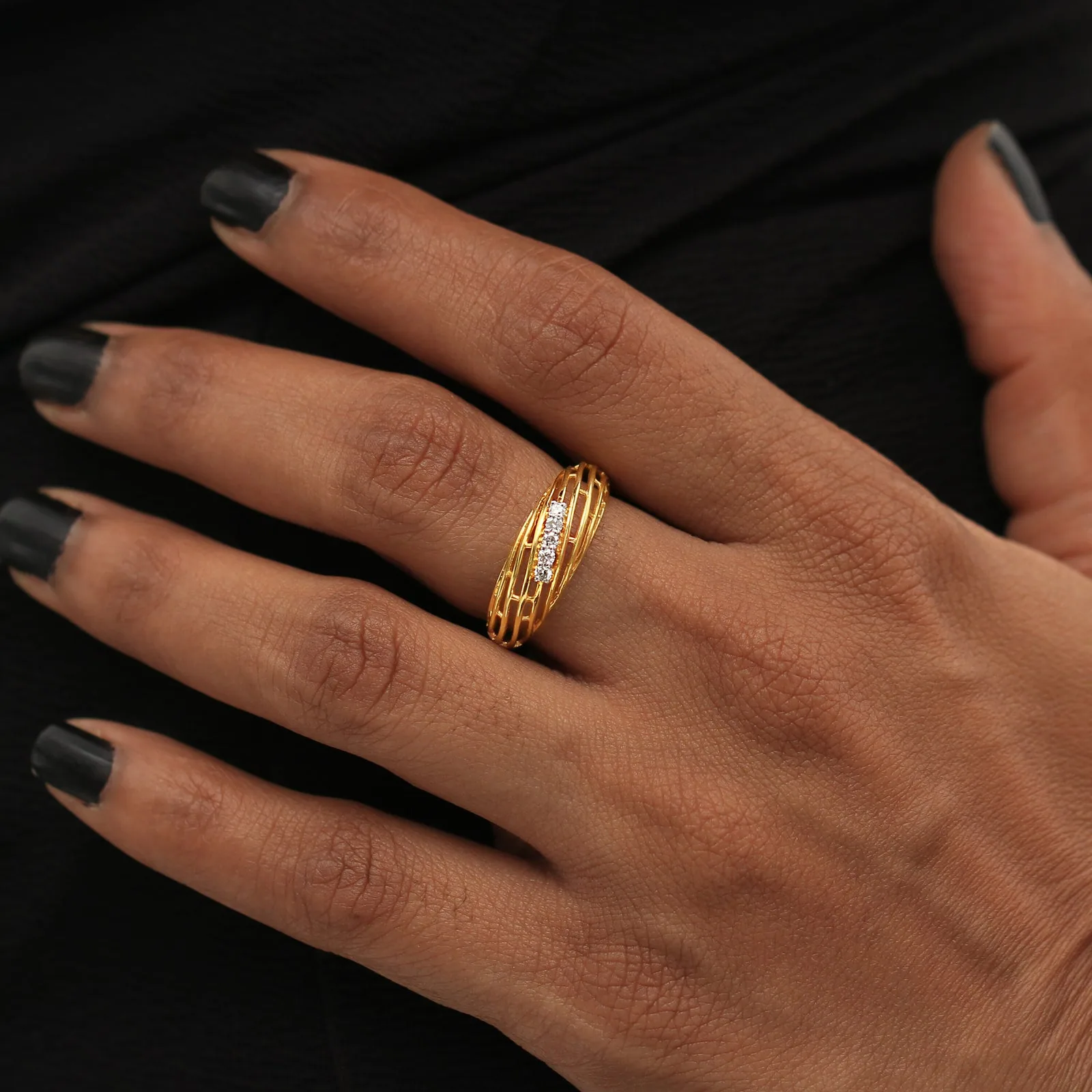 0.12 Ct. IGI Certified 18k Yellow Gold Diamond Multi-Row Zigzag Ring Band - view 5