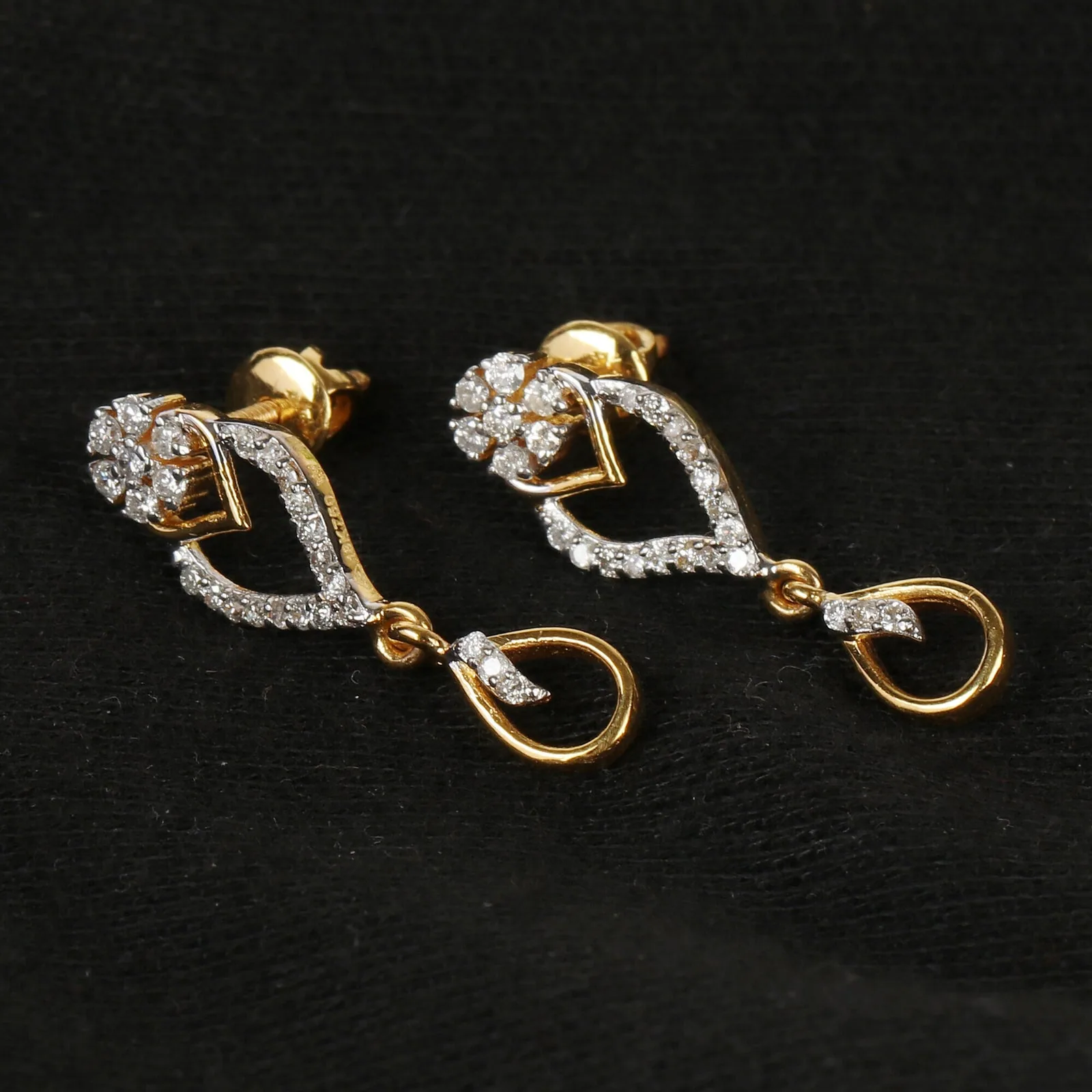 0.46 Ct Brilliant Natural Diamond Stud Earrings 18K Gold IGI Certified H-I SI - view 4