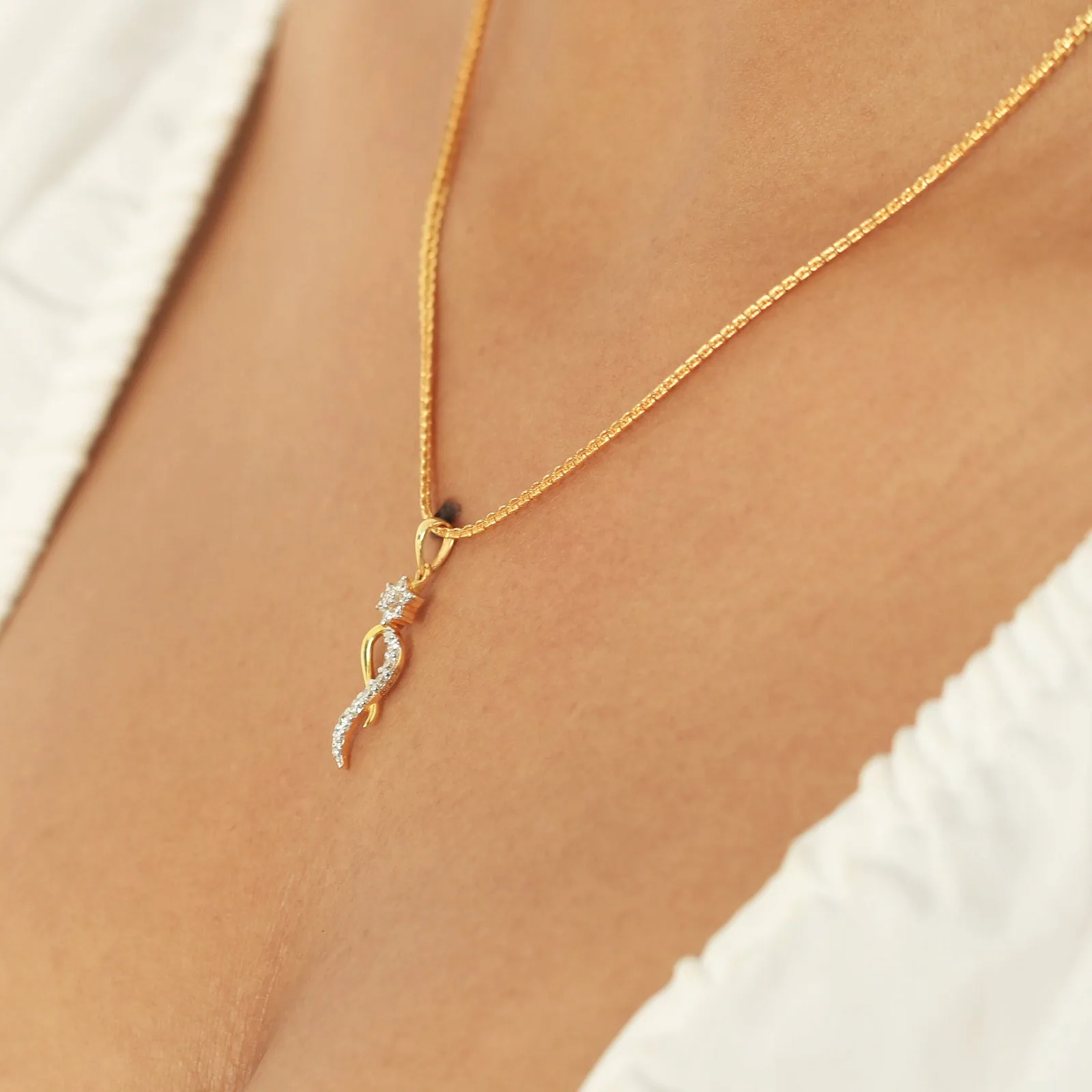 Elegant 18K Gold Vermeil Pendant with 0.29 Ct IGI Certified Natural Diamond Jewelry - view 3