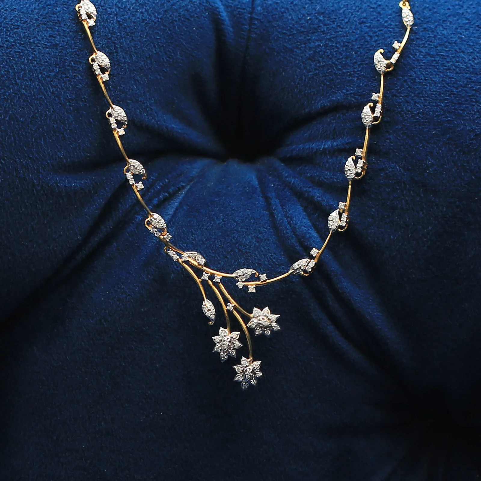 Natural Diamond Necklace Set with Earrings 18K Yellow Gold 1.60 Ct IGI Certified - view 5