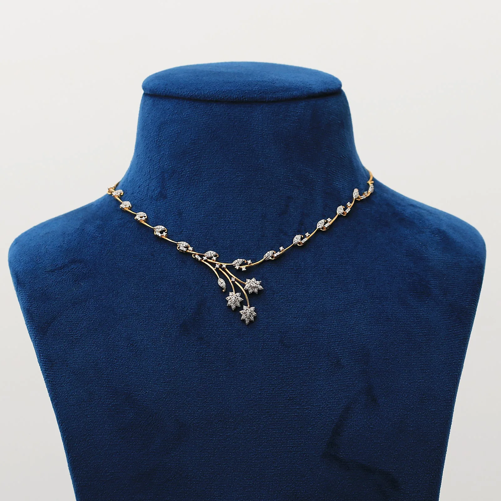 Natural Diamond Necklace Set with Earrings 18K Yellow Gold 1.60 Ct IGI Certified - view 2