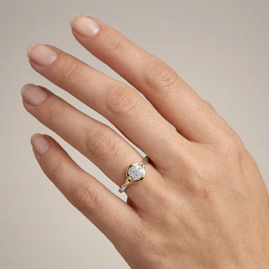 Alluring Diamond and Platinum Men’s Finger Ring - view 2