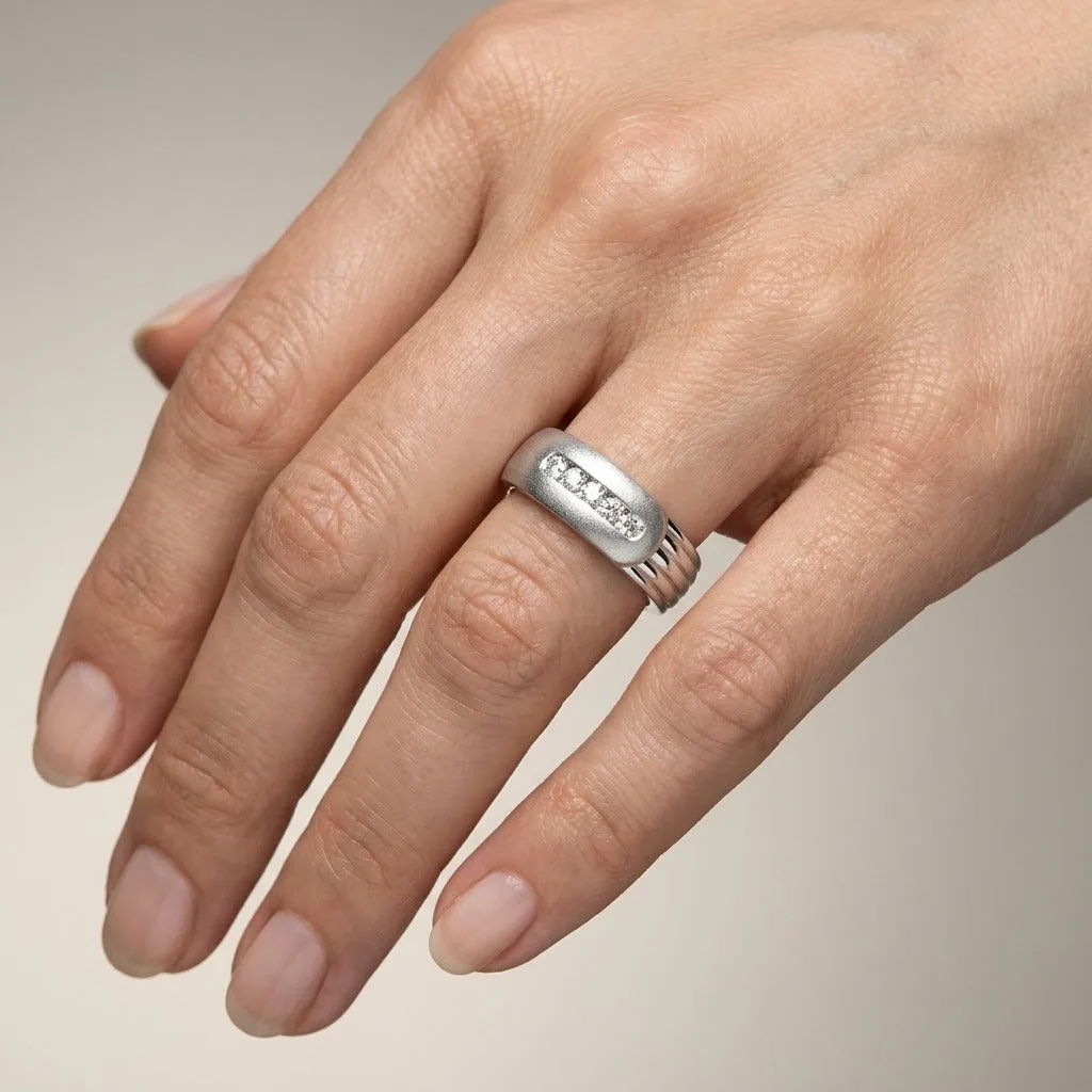 Gorgeous Diamond Platinum Finger Ring - view 2